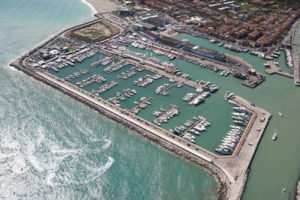 porto di fano marina dei cesari